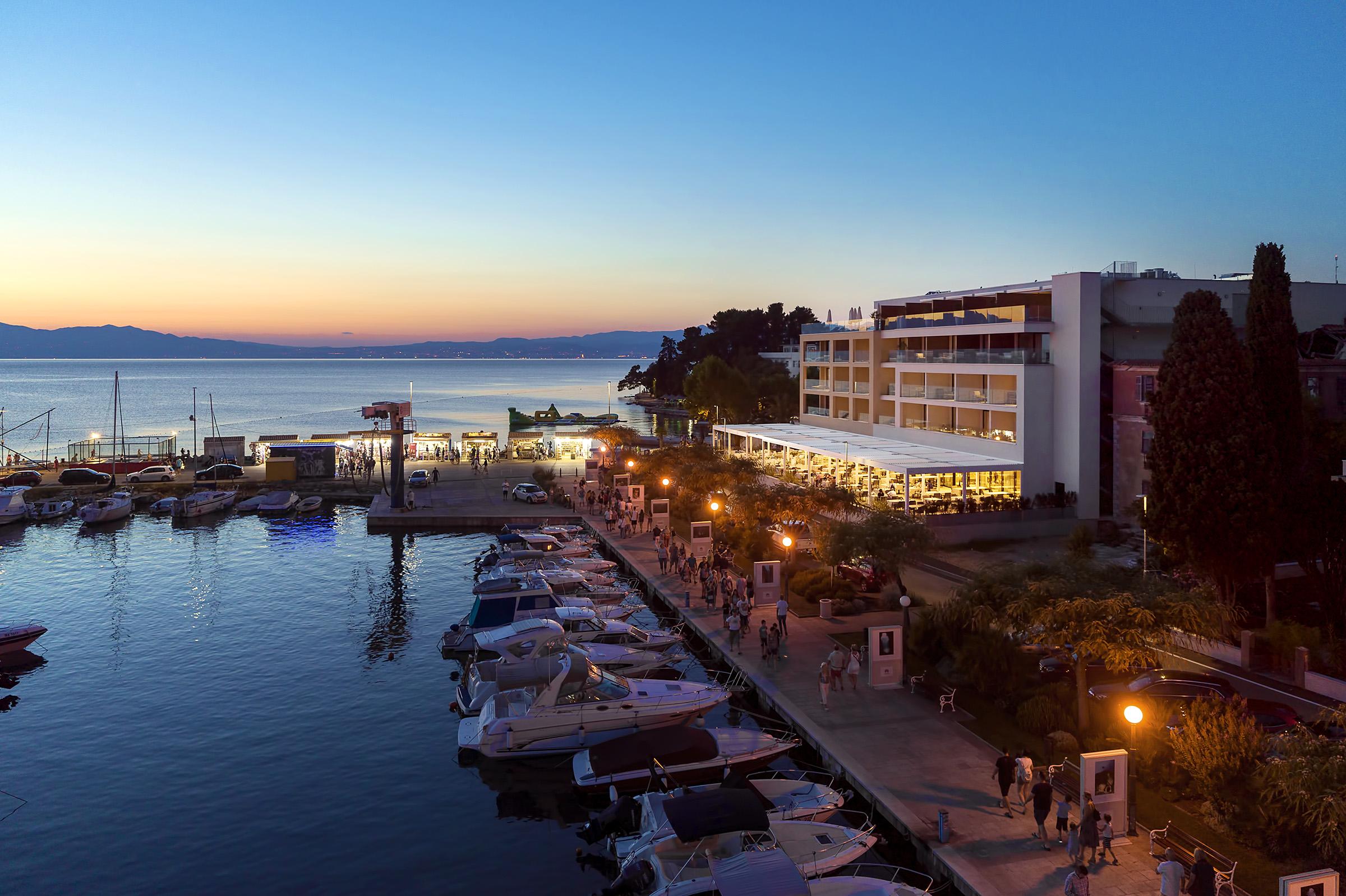 Luxury Hotel Riva Malinska Exterior foto View of the port of Trogir