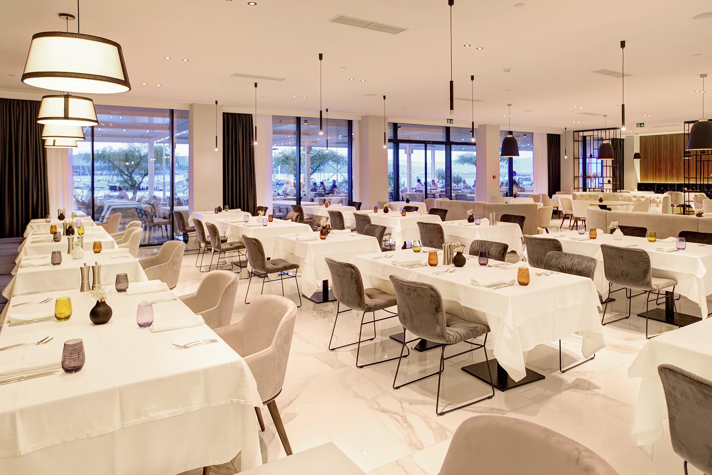 Luxury Hotel Riva Malinska Exterior foto Restaurant